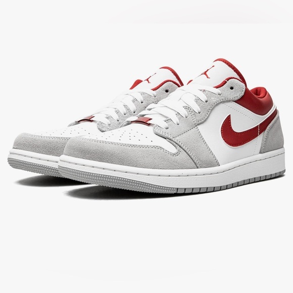 Youth Air Jordan 1 Low SE Light Smoke Grey & Red - Picture 2 of 11